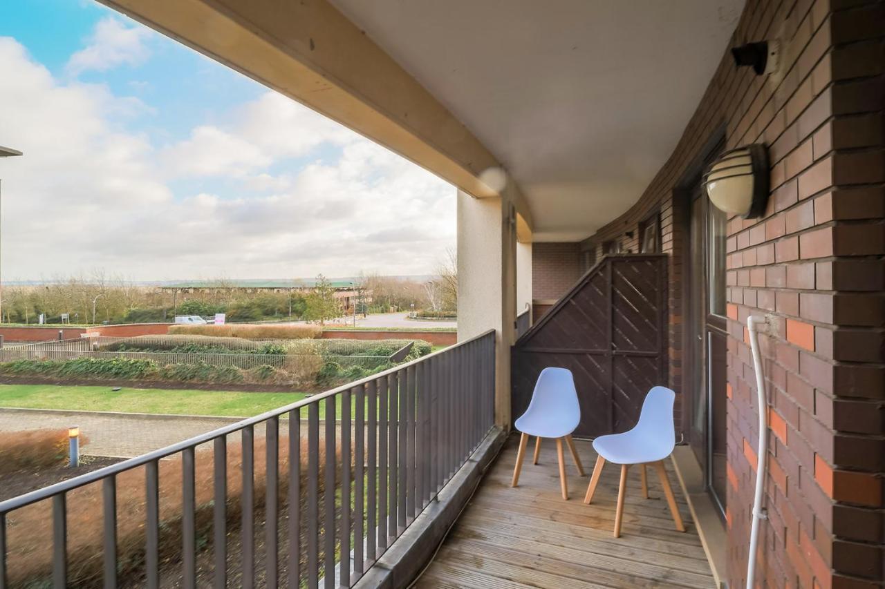 Huntley House Vila Milton Keynes Exterior foto